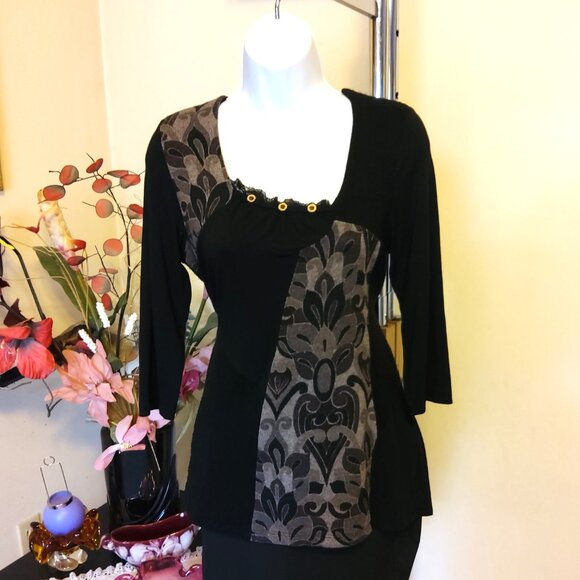 NEW Dolcezza Women’s Black Gray Floral Knit Sweater Top 3/4 Sleeve M 8 10 - Picture 4 of 7